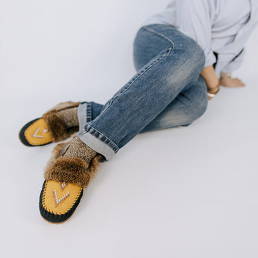 Manitobah Street Moc in Navy/Sunrise Yellow