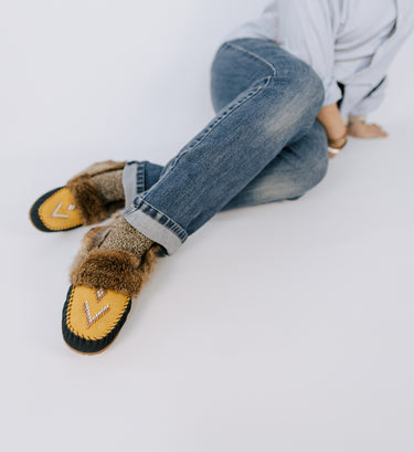 Manitobah Street Moc in Navy/Sunrise Yellow