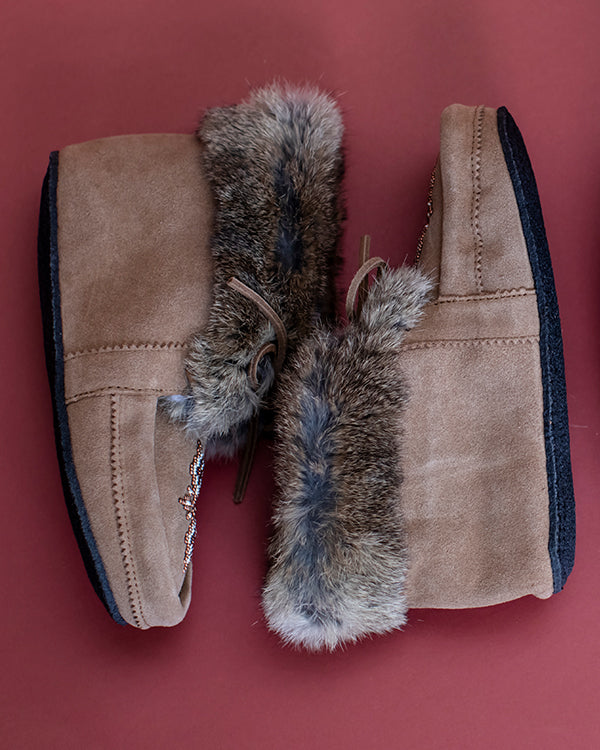Manitobah Design: Natural Soles Tipi Slipper Mid