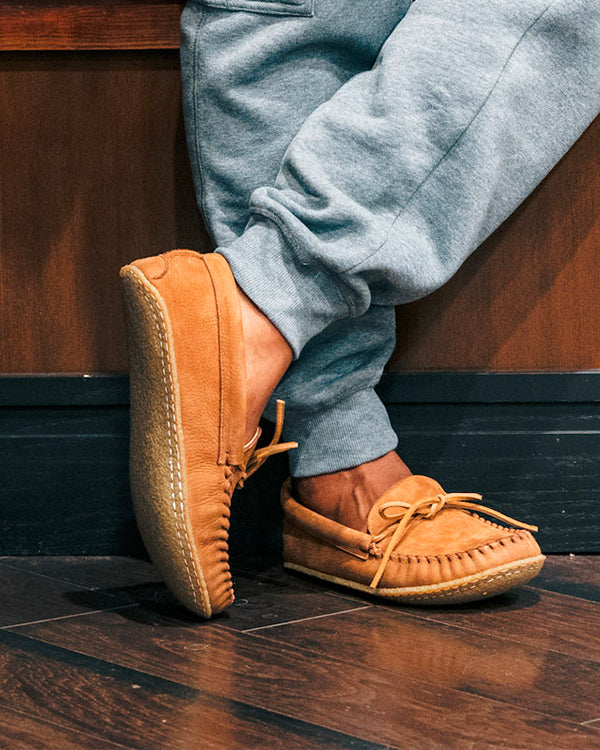 Manitobah Design: Natural Soles Men's Cottager